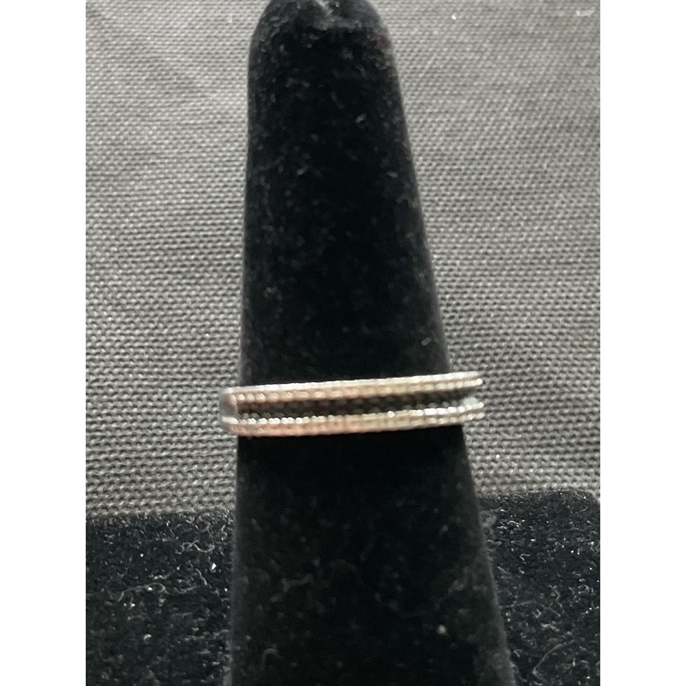 Vintage 925 Sterling Silver Band Ring Black Stones Size 7 Estate Jewelry